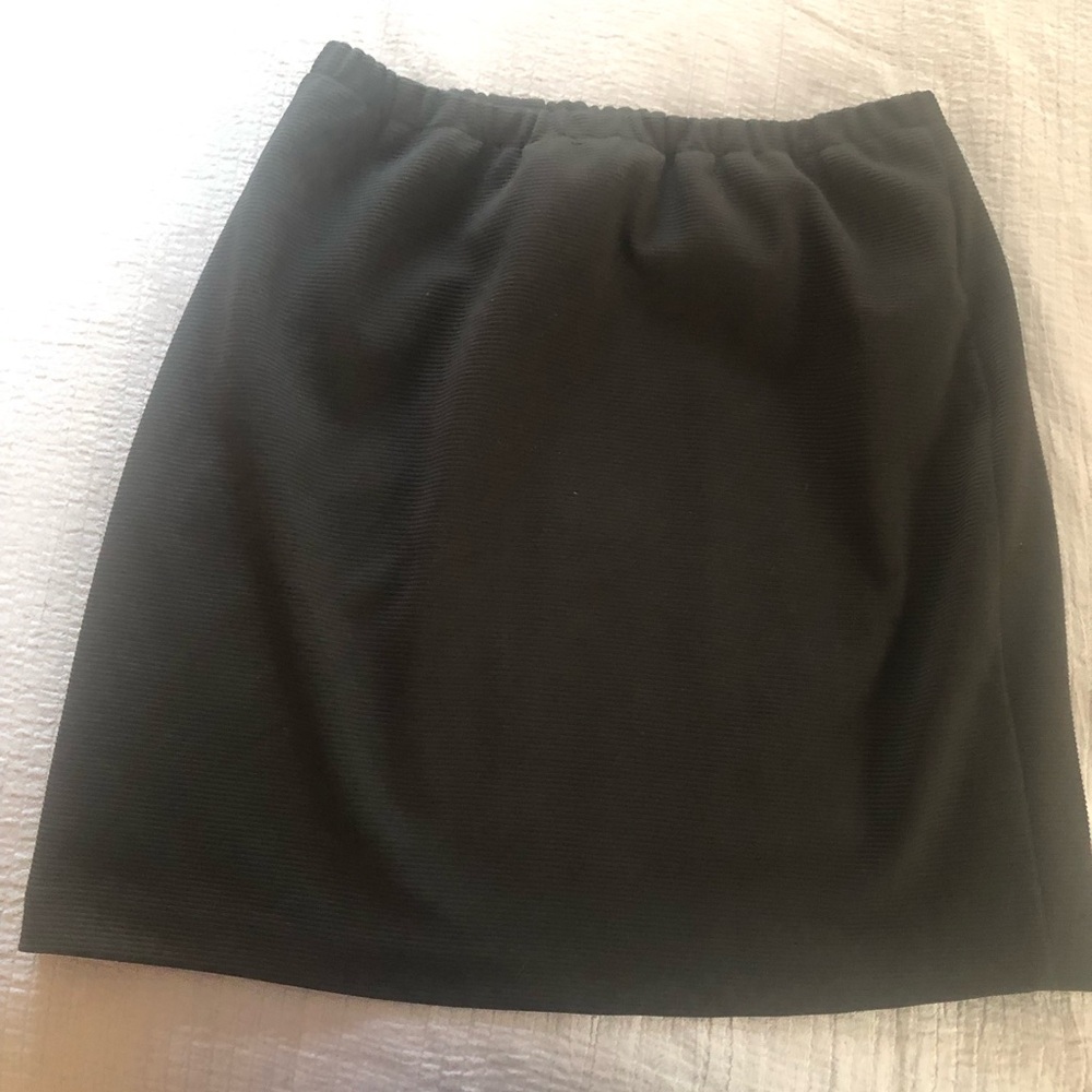Black mini skirt size Small in good condition